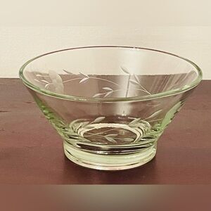 Cute Chic Vintage Princess House “Heritage” Etched Glass Footed Serving Bowl